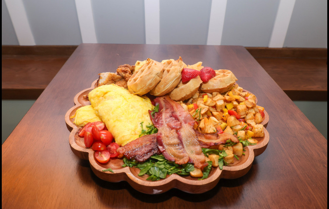 Full breakfast platter